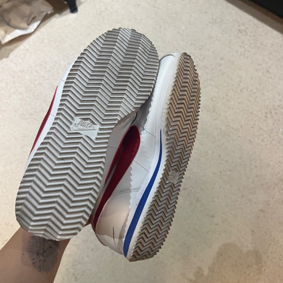 SOLD NIKE Cortez SIZE 8 M/ 10 W - Picture 2 of 12